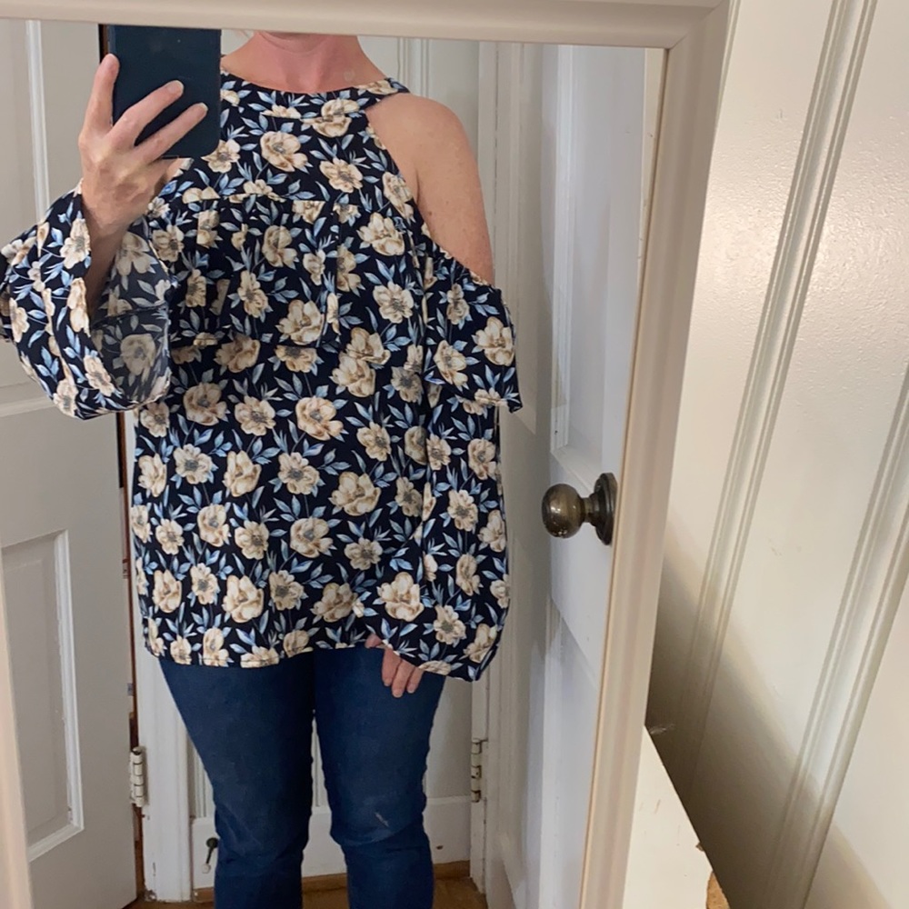 Cold Shoulder Ruffle Blouse - Picture 2 of 10